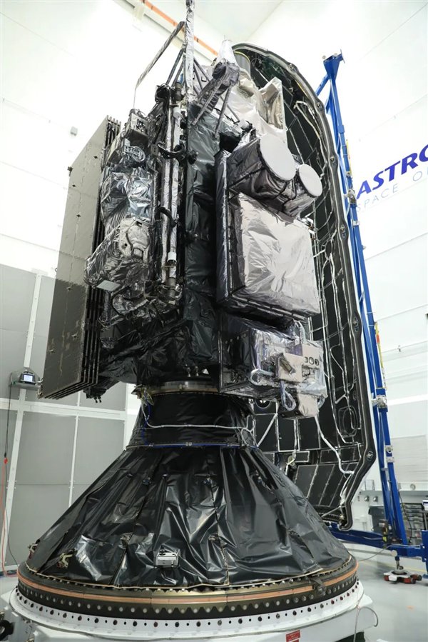 SpaceX重型猎鹰火箭今年首飞：发射世界最先进的卫星  第5张